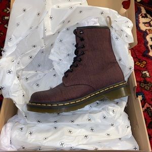 NWOT Dr Martens Lace Up Vegan Castel Canvas Grunge